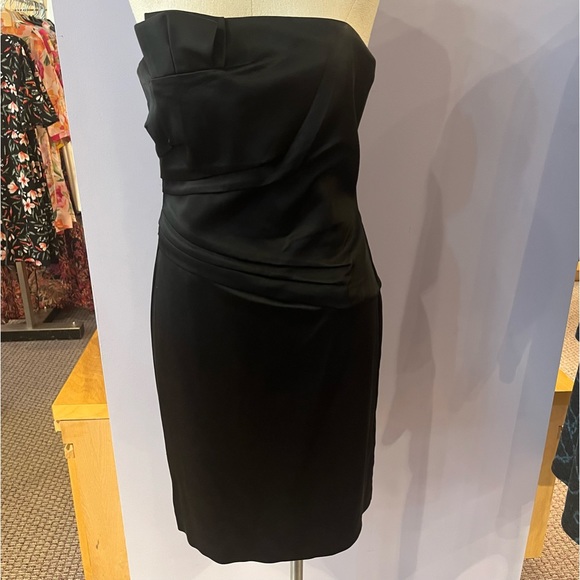 Formal luxury dress, black A line(bodycon) strapless fancy dress. - Picture 1 of 12